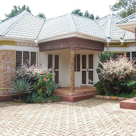 Prestige Resort Cottages Entebbe Esterno foto