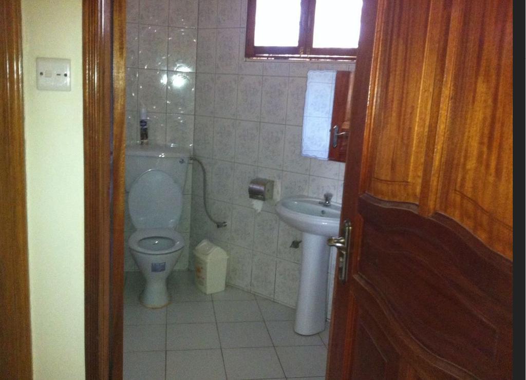 Prestige Resort Cottages Entebbe Esterno foto