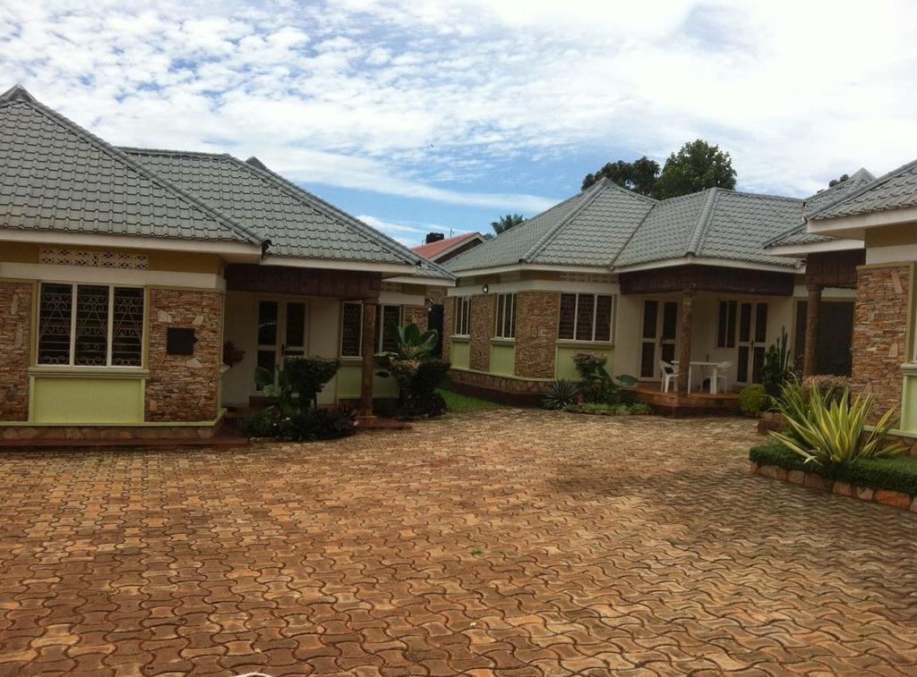 Prestige Resort Cottages Entebbe Esterno foto